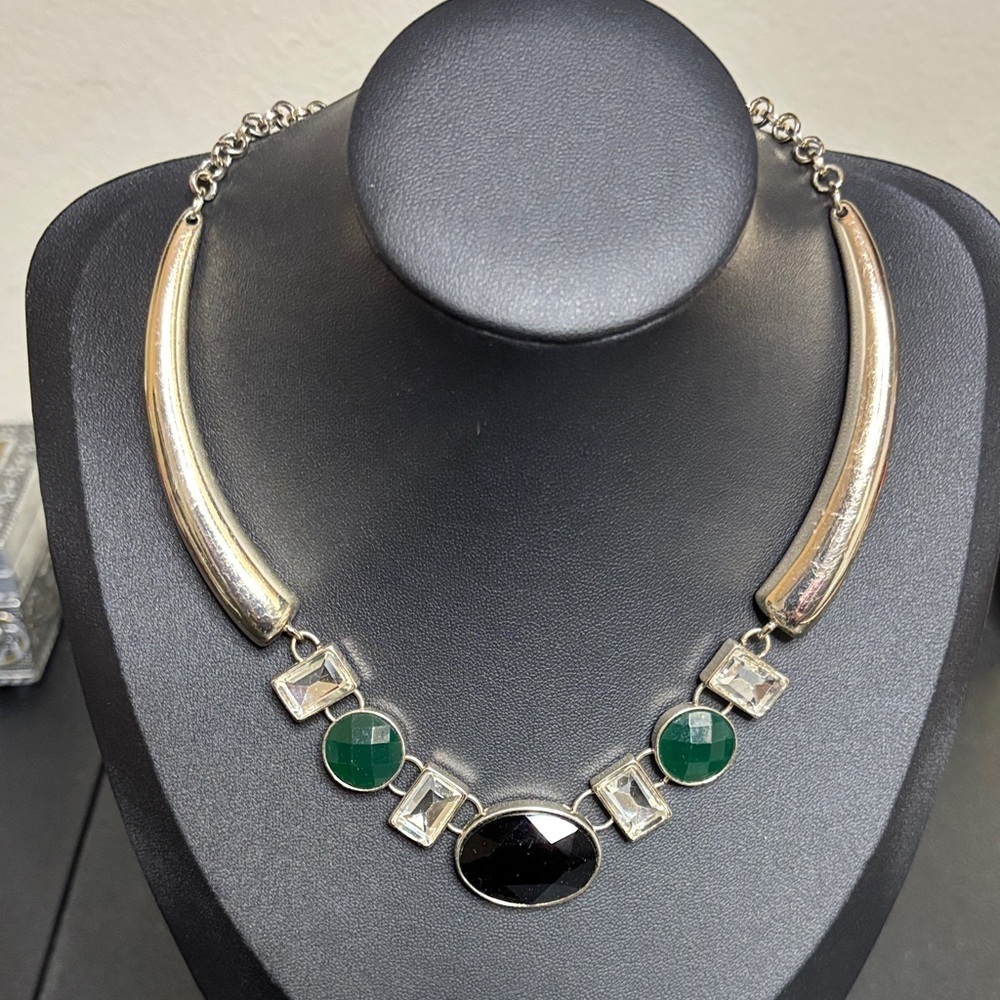 WHITE HOUSE BLACK MARKET GOLD TONE GREEN BLACK RESIN Necklace